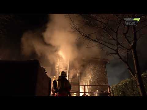 Brand in Grafenwöhr - Mehr als 50 Einsatzkräfte der Feuerwehr bekämpfen einen Hausbrand