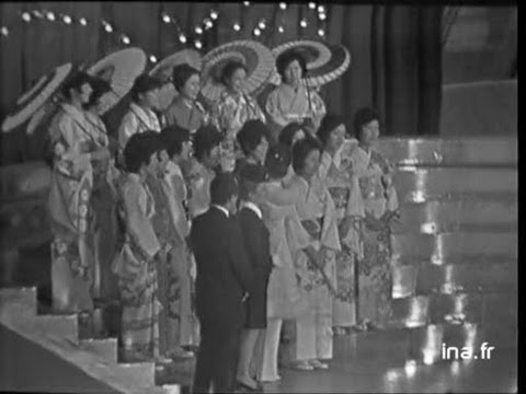 Chant traditionnel japonais par une chorale de femmes