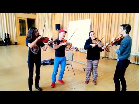 Working on a building - Casey Driessen + Joana Gumí, Iñigo Vidaurre, Laura Pacios