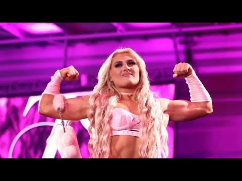 WWE Star Tiffany Stratton Isn't Ready For Summer To Be Over