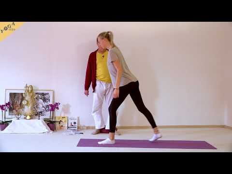 Sich verneigender Held - Yoga Asana Lexikon