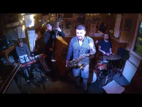 2018-04-21 Das Bessere Leben ist im Peppi Guggenheim