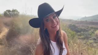 Annie Bosko - Cowboy For Christmas (Official Visualizer)