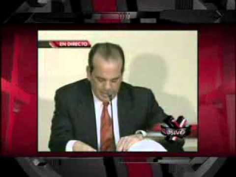 SuperXclusivo - Se cae en la bañera Aníbal Acevedo Vilá