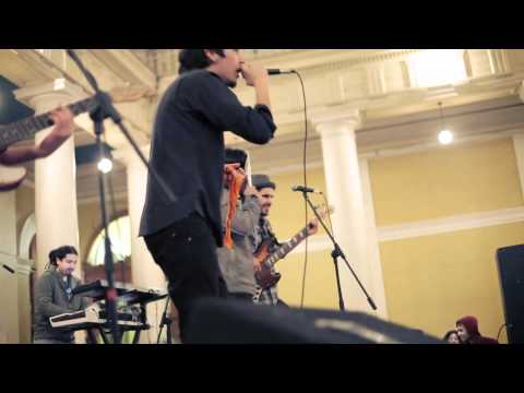 LaVitrola.cl: Drakos - Nuestra Fiesta (en vivo toma de la casa central de la Universidad de Chile)