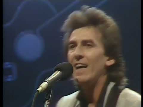 Everybody Tries To Be My Baby - George Harrison and Carl Perkins