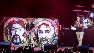 New Found Glory - Vegas (Live) w/Hayley Williams of Paramore on the Bass