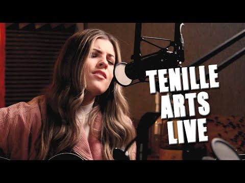 Tenille Arts, 'Cowboy Take Me Away' - Live Dixie Chicks Cover