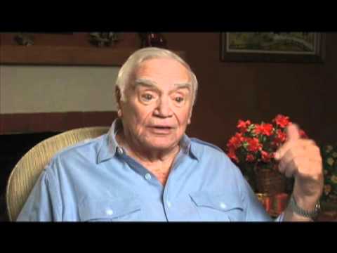 Ernest Borgnine discusses co-starring on "The Single Guy" - EMMYTVLEGENDS.ORG