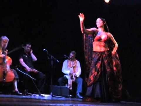 chorégraphie et danse WEHDA  - Souraya BAGHDADI, Nawal RAAD avec Birgit Yew
