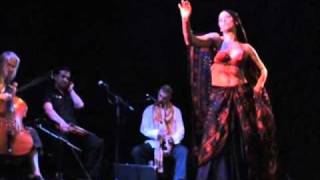 chorégraphie et danse WEHDA  - Souraya BAGHDADI, Nawal RAAD avec Birgit Yew