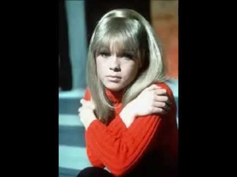 Juan y Junior. - A dos niñas.