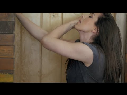 Elizabeth Kostova - Traffic (Official Video)