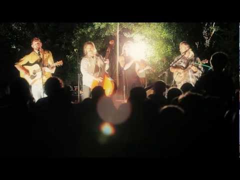 The Trespassers - It's Snowin', I'm Cryin' - original bluegrass