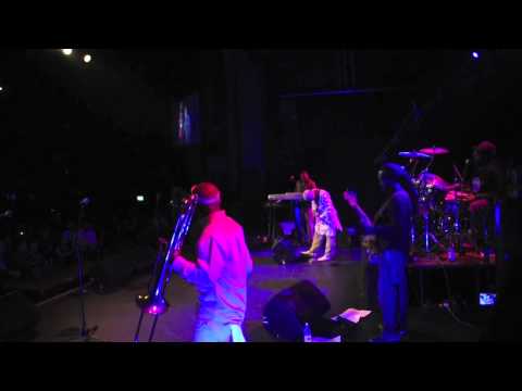 DUBWISE.TV - Roger Robin Live @ Forum London May 2011