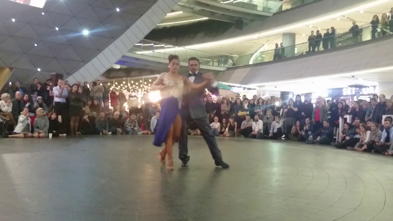 Tanya Gutierrez & Sebastian Avendaño. (4 / 5)  21. Kanyon Milongası