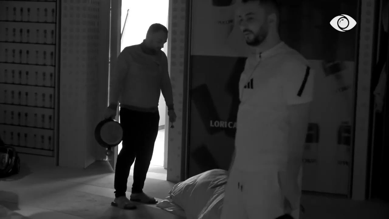 “Rrobat dhe gjumin ka ai pikë të dobët”/ Seno vijon t’i bjerë tenxheres, Kristi qëndron pa lëvizur