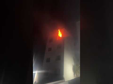 Incêndio mobiliza Bombeiros e leva à interdição preventiva de bloco residencial em Varginha-MG!