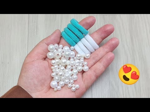 I MADE IT EASILY WITH THIS AMAZING RUBBER BAND AND PEARL BEADS. IT WAS SO CUTE.