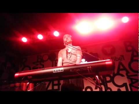 Czesław Śpiewa Solo Act - Żaba tonie w betonie - Rajzefiber Katowice - 31.01.2013