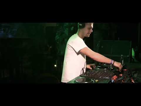 Armin van Buuren - The Melody (Andrew Rayel X NWYR) @ DJ Mag Pool Party