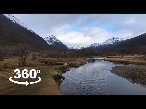 Vídeo de trekking 360 no Glaciar Vinciguerra e Lagoa Tempanos em Ushuaia, Tierra del Fuego, Argentina.