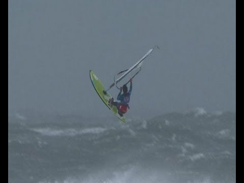 Windsurfing: the best windsurfers in search of the perfect storm