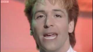 Download lagu Neil Reid - Hazel Eyes mp3 Download lagu Neil Reid - Hazel Eyes mp3