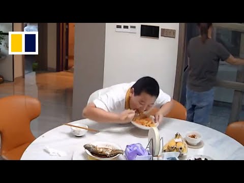 Hungry boy in China undeterred by quake