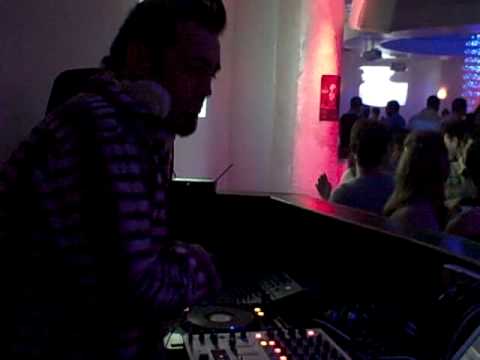 DJ / Producer Maximus 3000 at Living Room Nightclub