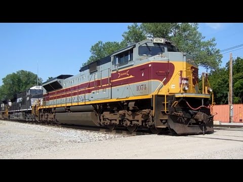 Heritage: Norfolk Southern's "Lackawanna" unit #1074: Power moves!