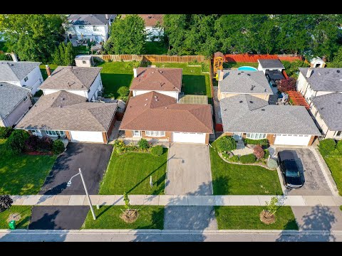 3281 Oakglade Crescent, Mississauga Home for Sale by Cheryllyn and Loretta Flower
