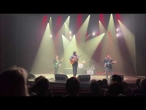 GIACOMO LARICCIA & TRINIDAD - Scendo pedalando - @CCSeraing