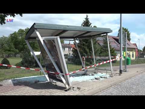 Hoyerswerda: Bushaltestelle durch Sattelschlepper zerstört - LAUSITZWELLE