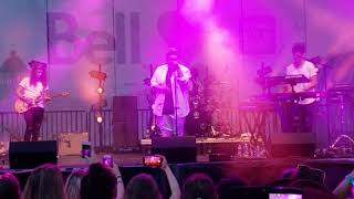 Elijah Woods x Jamie Fine -  Pas facile