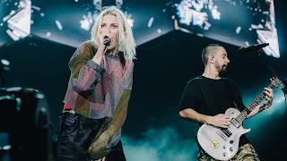 Download lagu Linkin Park - Somewhere I Belong (Live in São Paulo) [ Video] mp3