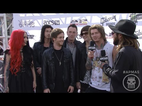 APMAs 2015: Red Carpet Replay with ASKING ALEXANDRIA