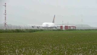 preview picture of video 'Airbus A380 - Landung in Linz (Arrival in Linz)'