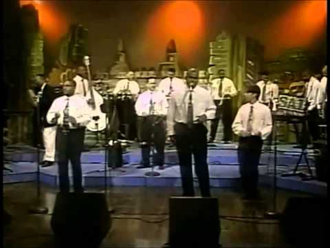 Adalberto Alvarez y su Son Tema La Vi Caminando canta Aramis