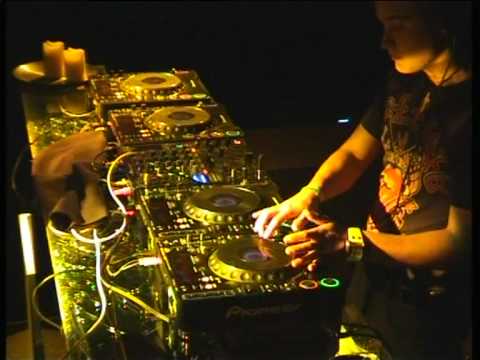 11.DAVID GARRY - Horváth Dániel