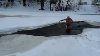 preview picture of video 'Ice hole swim 24febr2013 winterswimming'