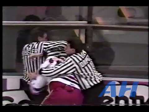 NHL Nov. 26, 1989 New York Rangers v Quebec Nordiques (R) Rudy Poeschek v Ken McRae