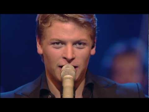 Thomas Berge - So This is Christmas (Officiële videoclip)