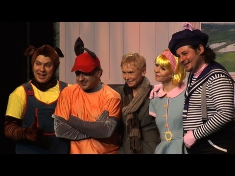 Miś Uszatek pomaga dzieciom