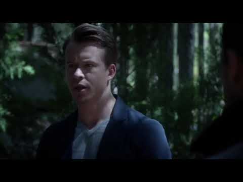 Enzo e Damon vs Julian