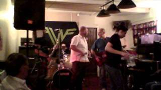 Fair Warnin 15092011 Last 3 songs and BRUCE!.MOV