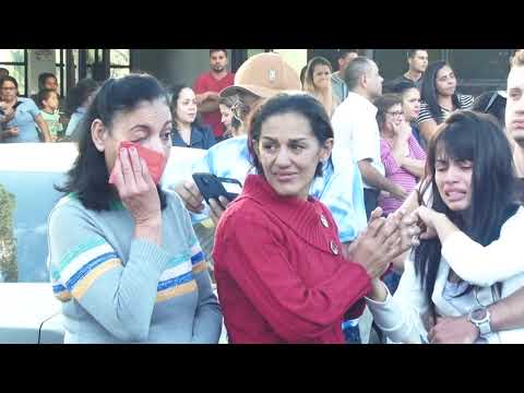Homenagem marca sepultamento de jovem vítima de gripe