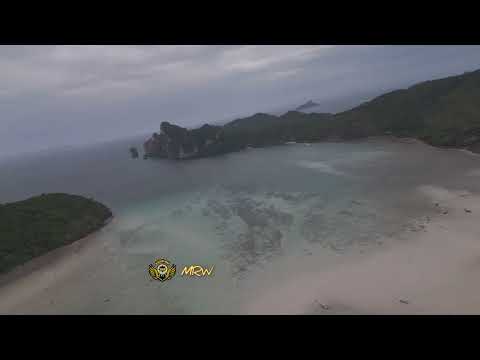 Phi² island, Island of Travelers