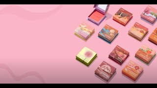 Benefit Cosmetics Viaja a un mundo de color con la nueva colección de cajitas de polvos anuncio