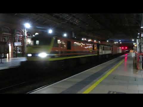 Freightliner 90014 & 90007 - 4M11 Containers, Preston 21/05/21.